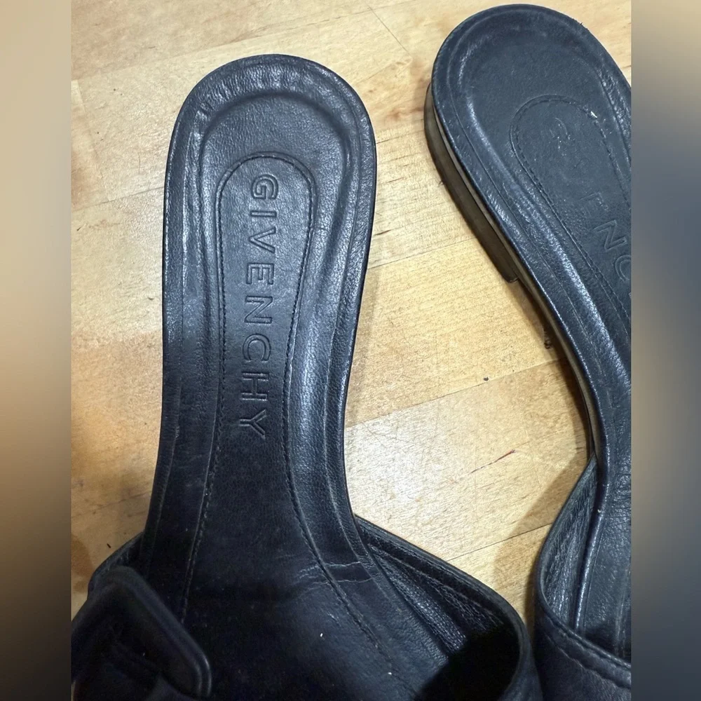 Givenchy Black Bow Sandals - Picture 2 of 8